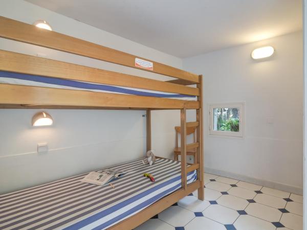 Résidence Pierre & Vacances Les Terrasses Du Parc : photo 8 de la chambre appartement 2 chambres avec terrasse (6 personnes) - rez-de-chaussée