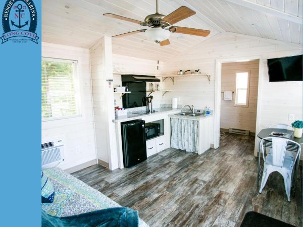 Long Cove Resort and Marina : photo 4 de la chambre suite lit queen-size deluxe