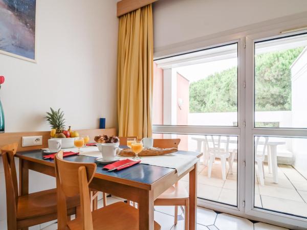 Résidence Pierre & Vacances Les Terrasses Du Parc : photo 6 de la chambre appartement 1 chambre avec terrasse (4 personnes)