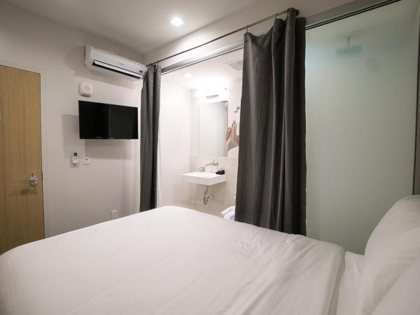 SOVA Micro-Room & Social Hotel : photo 6 de la chambre petite chambre double