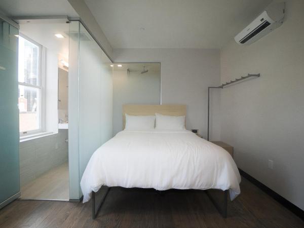 SOVA Micro-Room & Social Hotel : photo 2 de la chambre chambre lit queen-size deluxe