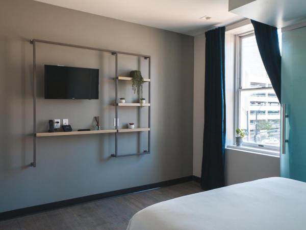 SOVA Micro-Room & Social Hotel : photo 4 de la chambre chambre lit queen-size deluxe