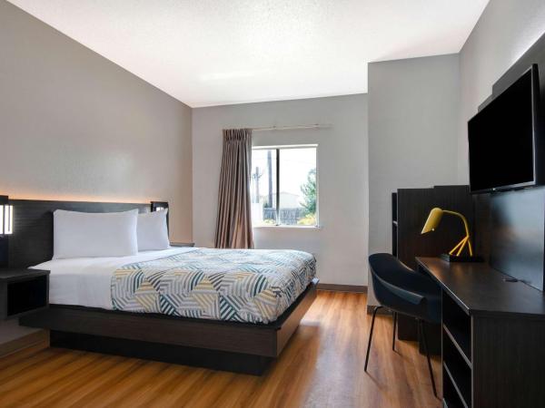 Motel 6-San Antonio, TX - South : photo 1 de la chambre chambre lit queen-size - non-fumeurs