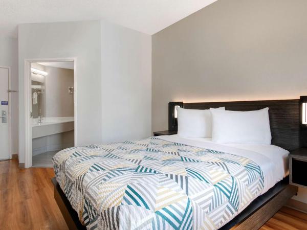 Motel 6-San Antonio, TX - South : photo 2 de la chambre chambre lit queen-size - non-fumeurs