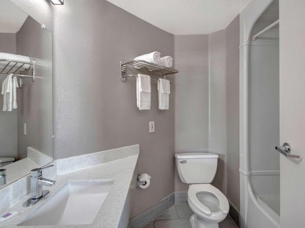 Motel 6-San Antonio, TX - South : photo 4 de la chambre chambre lit queen-size - non-fumeurs