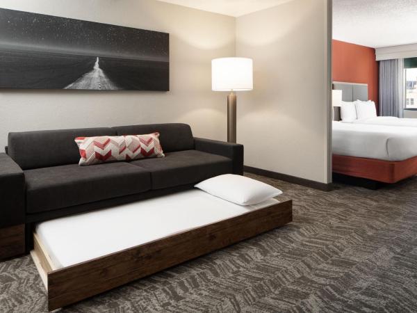 SpringHill Suites by Marriott Dallas Downtown / West End : photo 8 de la chambre suite double avec canapé-lit