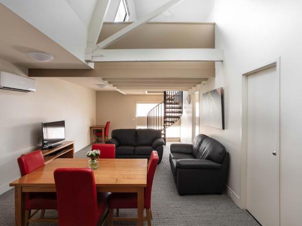 The Old Woolstore Apartment Hotel : photo 1 de la chambre appartement 2 chambres en mezzanine