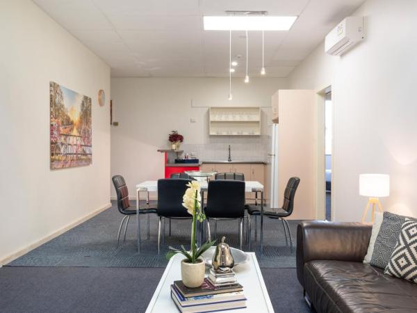 Adelaide Granada Motor Inn : photo 10 de la chambre appartement