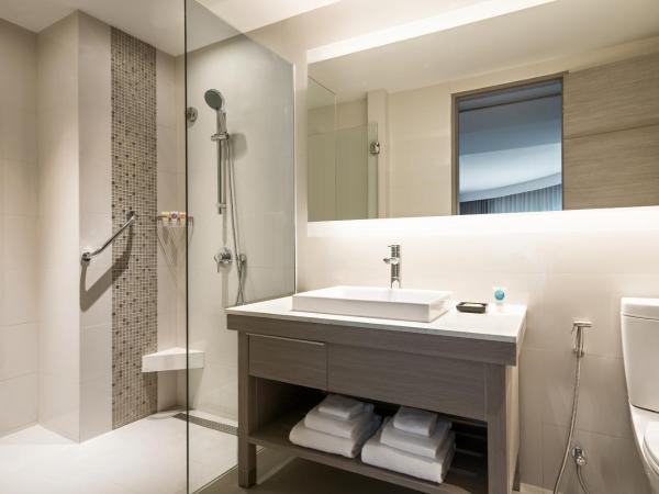 Hyatt Place Bangkok Sukhumvit : photo 3 de la chambre chambre lit king-size spéciale avec canapé-lit