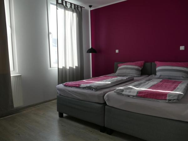 Pension Sölde : photo 2 de la chambre chambre lits jumeaux standard avec salle de bains commune