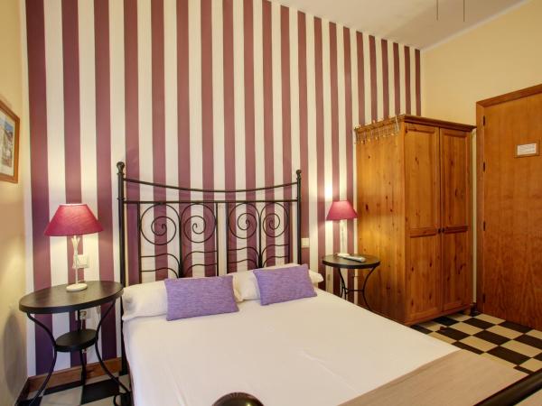 Málaga Lodge Guesthouse : photo 3 de la chambre chambre double avec salle de bains commune