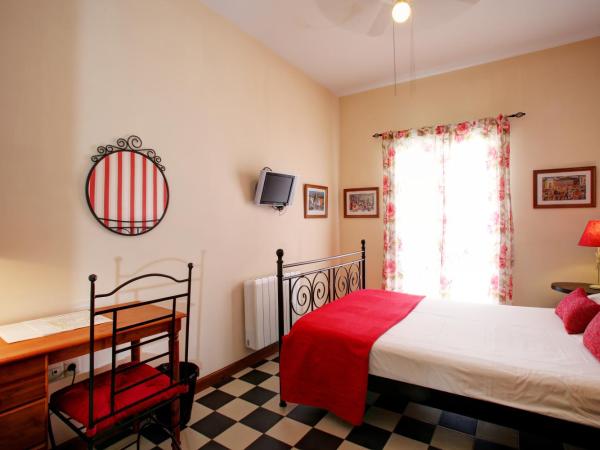 Málaga Lodge Guesthouse : photo 5 de la chambre chambre double avec salle de bains commune