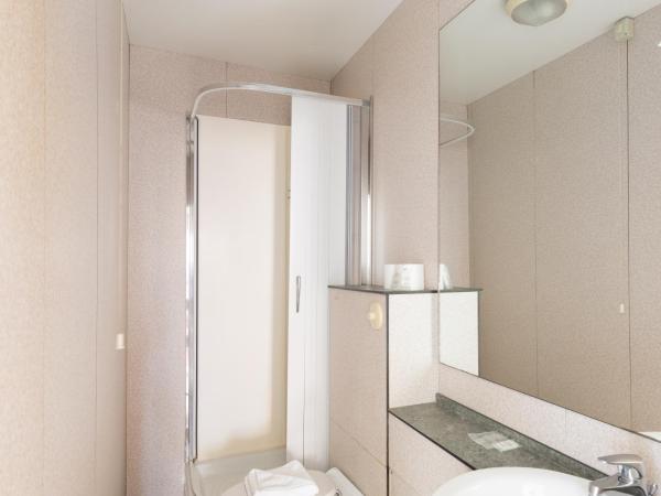 Hostel 7 : photo 3 de la chambre chambre triple basique