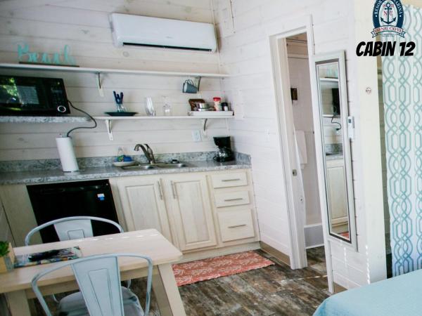 Long Cove Resort and Marina : photo 3 de la chambre studio avec vue sur lac