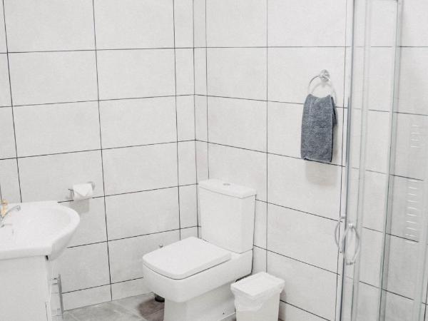 Flat Iron Anfield : photo 6 de la chambre chambre lits jumeaux avec douche