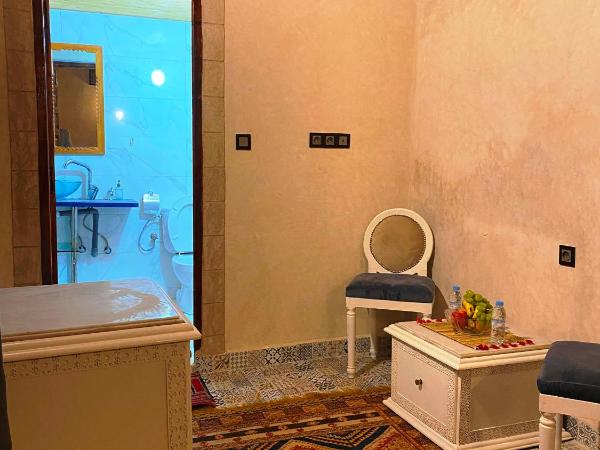 RIAD Tamazouzt : photo 5 de la chambre chambre double avec salle de bains privative