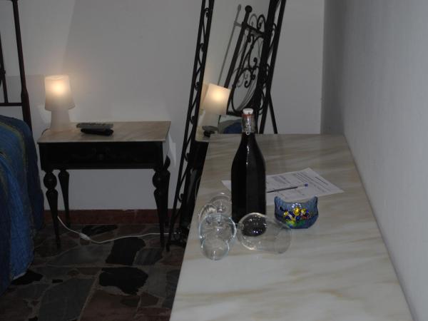 Calciufetta : photo 2 de la chambre chambre double avec salle de bains commune