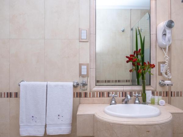 Hotel Intersur Recoleta : photo 8 de la chambre chambre double ou lits jumeaux exécutive