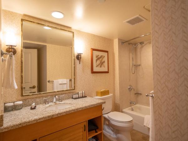 Embassy Suites by Hilton Waikiki Beach Walk : photo 1 de la chambre suite lit king-size