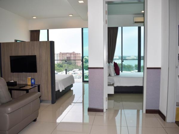 D'Wharf Hotel & Serviced Residence : photo 2 de la chambre suite familiale