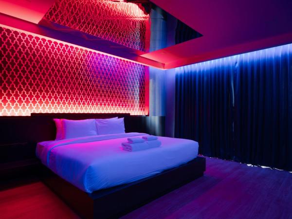 G Boutique Silom Hotel : photo 5 de la chambre suite exécutive avec jacuzzi