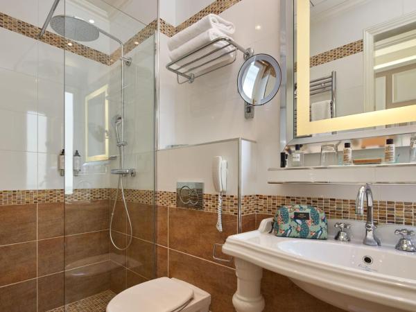 Hôtel Regina Louvre : photo 7 de la chambre chambre deluxe