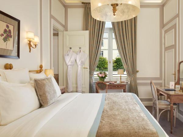 Hôtel Regina Louvre : photo 1 de la chambre chambre deluxe
