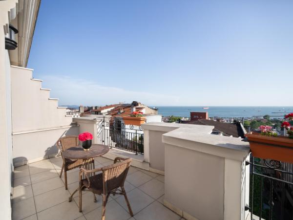 Recital Hotel : photo 8 de la chambre chambre double supérieure - vue sur mer