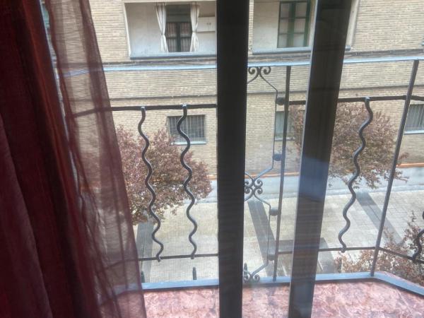 La Ferroviaria -Pensión No Fumadores - Sin Ascensor : photo 10 de la chambre chambre familiale avec salle de bains privative