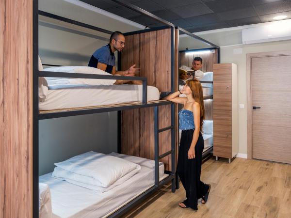 SOM Hostel By The Venue : photo 4 de la chambre lit dans dortoir mixte de 12 lits