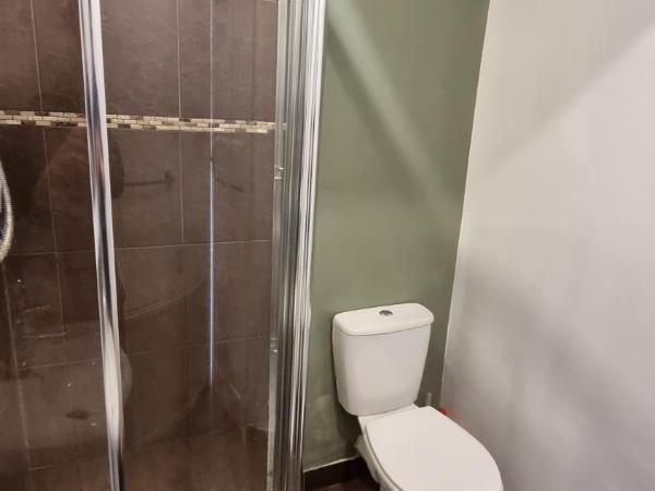 En suite room with kitchen facilities : photo 3 de la chambre chambre double avec salle de bains privative