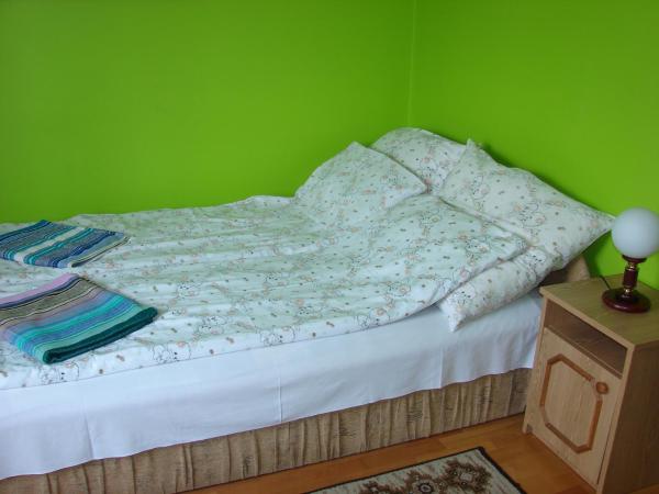 Napfény villa : photo 2 de la chambre chambre double avec salle de bains privative