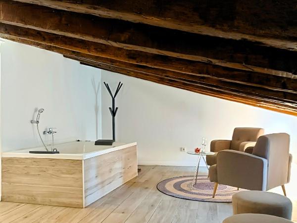 Hotel El Siglo : photo 10 de la chambre suite junior avec baignoire spa et terrasse privée