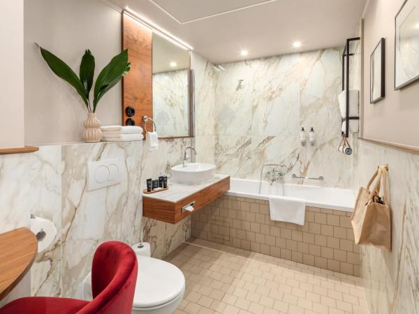 Queen's Court Hotel & Residence : photo 5 de la chambre suite junior