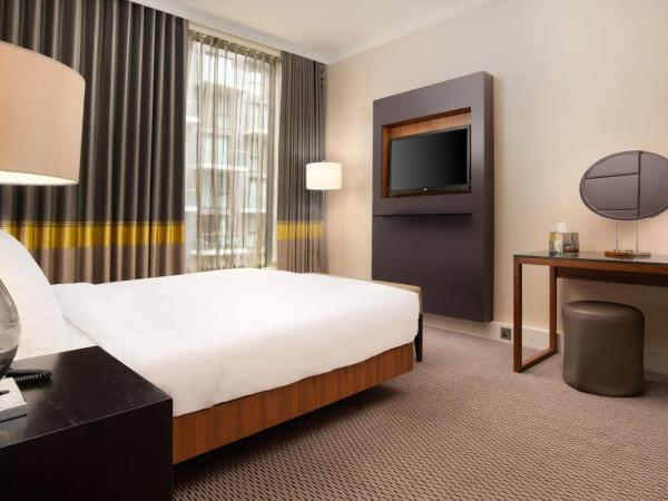 Hilton London Wembley : photo 2 de la chambre suite d’angle lit king-size
