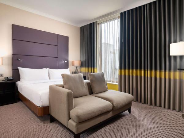 Hilton London Wembley : photo 3 de la chambre suite 1 chambre lit king-size