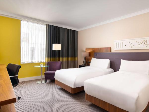 Hilton London Wembley : photo 1 de la chambre chambre lits jumeaux exécutive