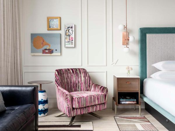 Hyatt Centric Downtown Nashville : photo 4 de la chambre studio lit king-size - vue sur ville