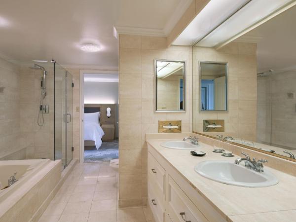 The Westin Los Angeles Airport : photo 6 de la chambre suite présidentielle 1 chambre de luxe avec 1 lit king-size