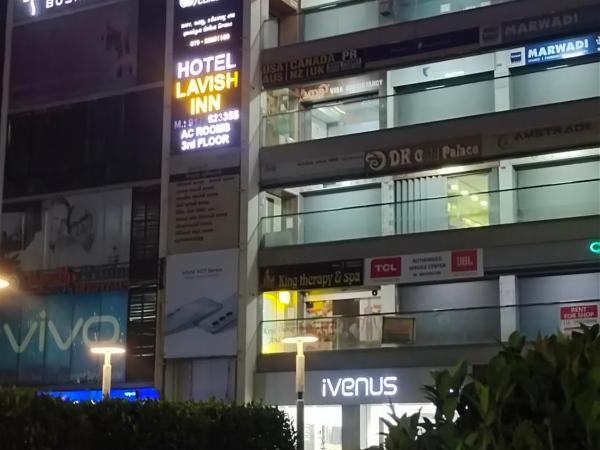 HOTEL LAVISH : photo 6 de la chambre chambre lit king-size