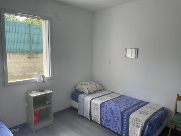 Chez Olivier et Damien : photo 2 de la chambre chambre double standard avec salle de bains commune