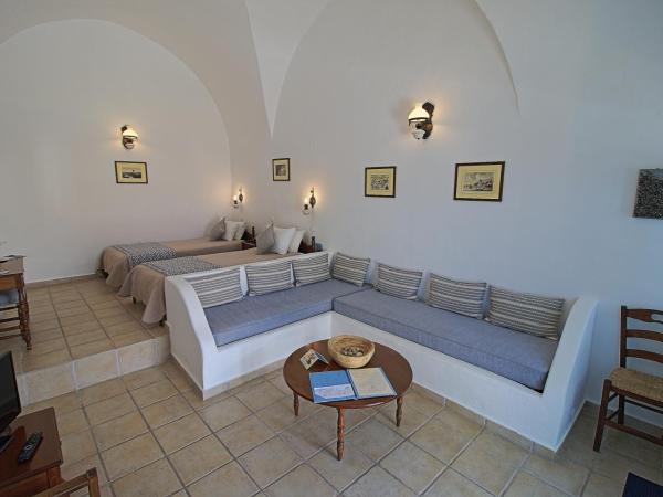 Aethrio Sunset Village - Oia : photo 2 de la chambre appartement (2 adultes)