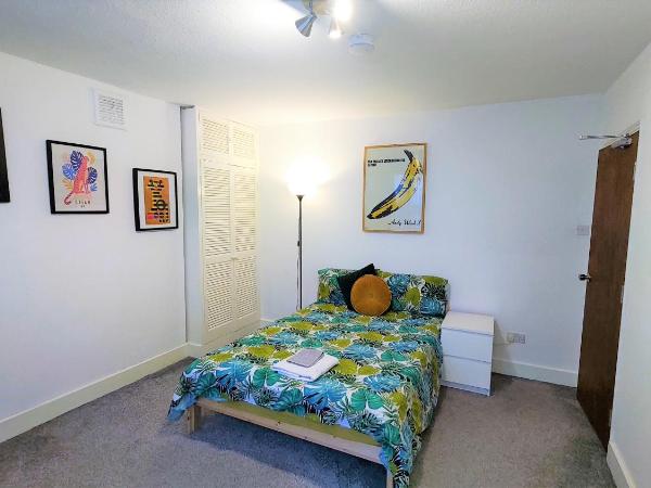 Solo Rooms : photo 3 de la chambre chambre double avec salle de bains commune