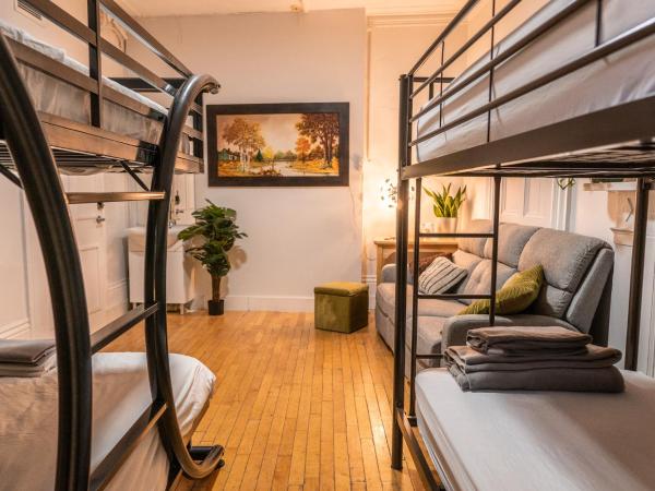 Auberge de la paix : photo 8 de la chambre suite familiale avec salle de bains commune (101)