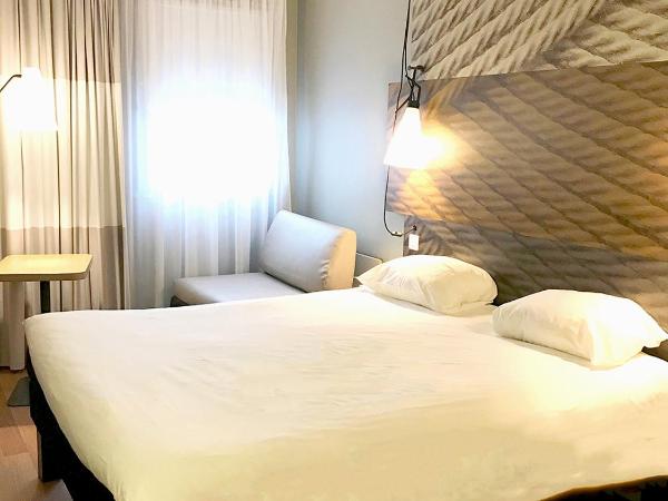 Hotel ibis Dijon Centre Clemenceau : photo 3 de la chambre chambre double standard avec canapé-lit