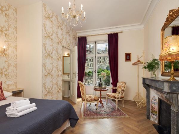 Htel De France Et De Guise : photo 6 de la chambre chambre double deluxe avec vue sur chteau