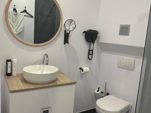 Hôtel Le Dormeur du Val : photo 9 de la chambre chambre double deluxe