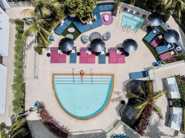 Beverly Grove Chic City Oasis 2 BR Apt with Den 138 : photo 1 de la chambre appartement 2 chambres