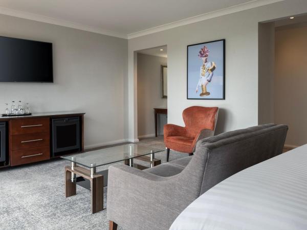 Delta Hotels by Marriott York : photo 2 de la chambre suite lit king-size avec vue
