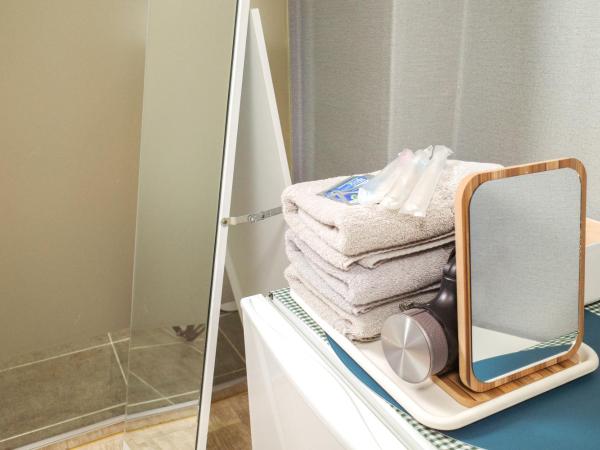 Starria Hostel foreign guest only : photo 6 de la chambre chambre triple